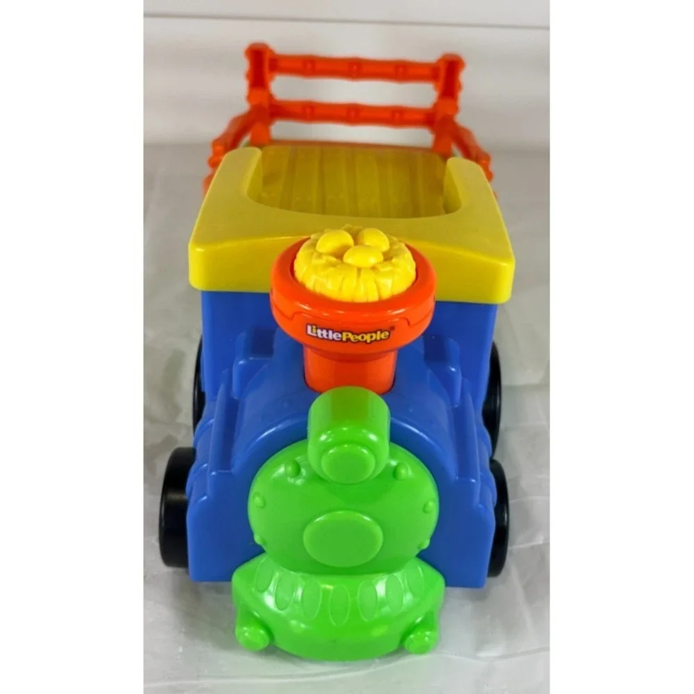 Fisher‎ Price Little People Blue Green Tractor Trailer Wagon - Not Working